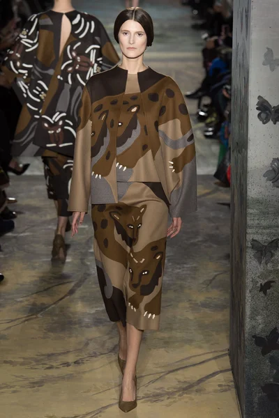 Look 29